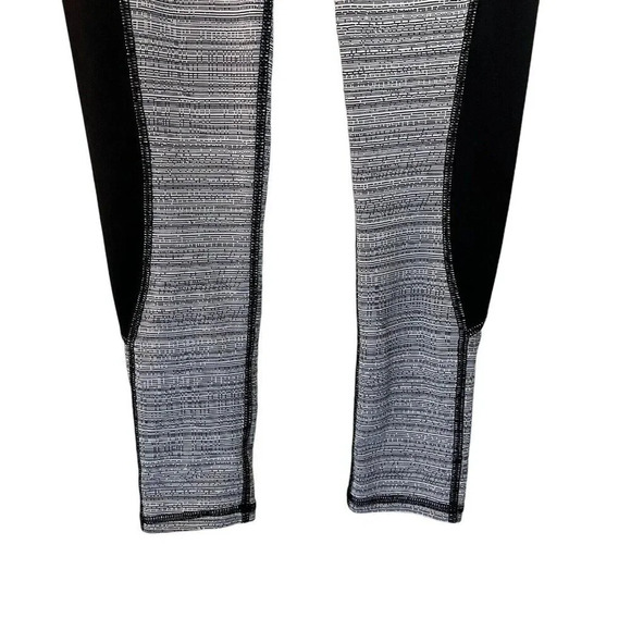 Avia Girls Black and White Striped Athletic Leggings Pants Medium 7-8 Skinny - Picture 4 of 4